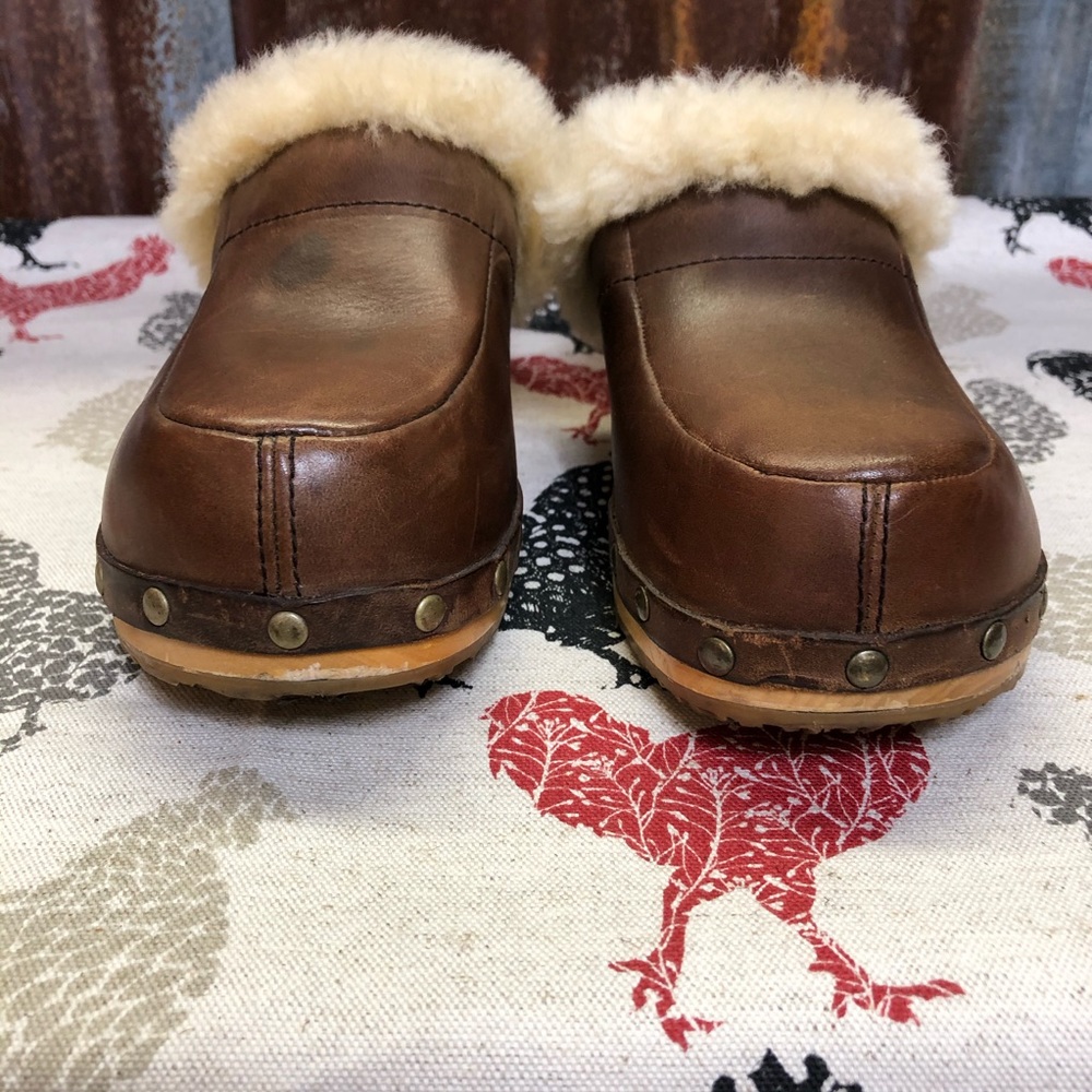 SH76 Great Ugg Slides w/Brass Studs - Picture 4 of 10